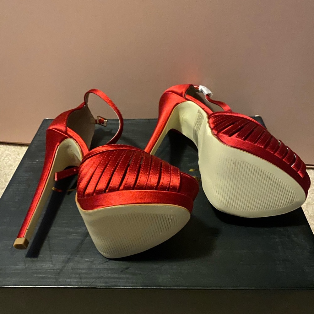 New Colin Stuart Red Heels Size5 - image 4